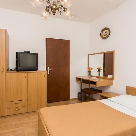 Guest House Lina ดูบรอฟนิก ภายนอก รูปภาพ