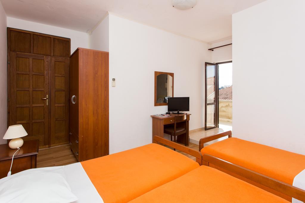 Guest House Lina ดูบรอฟนิก ภายนอก รูปภาพ