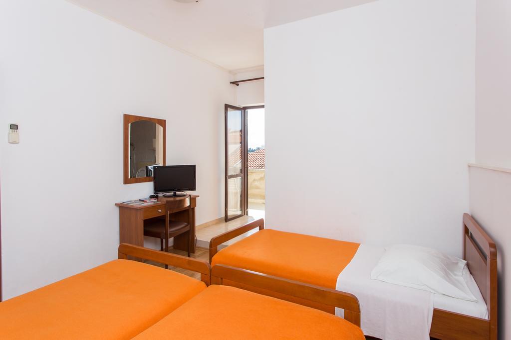 Guest House Lina ดูบรอฟนิก ภายนอก รูปภาพ